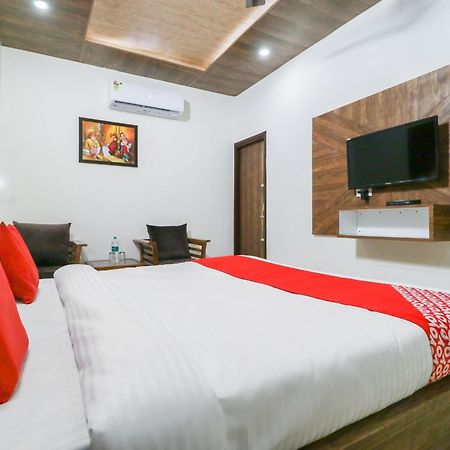Oyo Flagship Hotel Ambani Zirakpur Dış mekan fotoğraf
