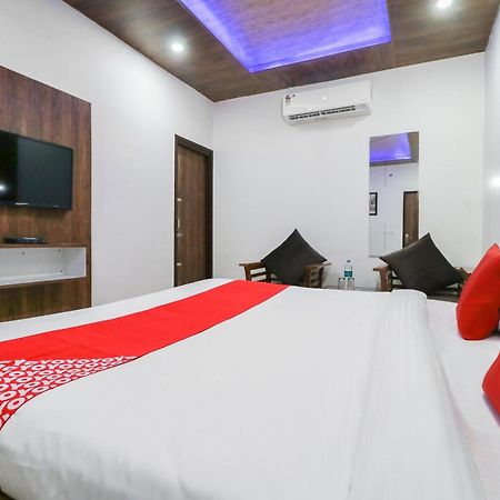 Oyo Flagship Hotel Ambani Zirakpur Dış mekan fotoğraf