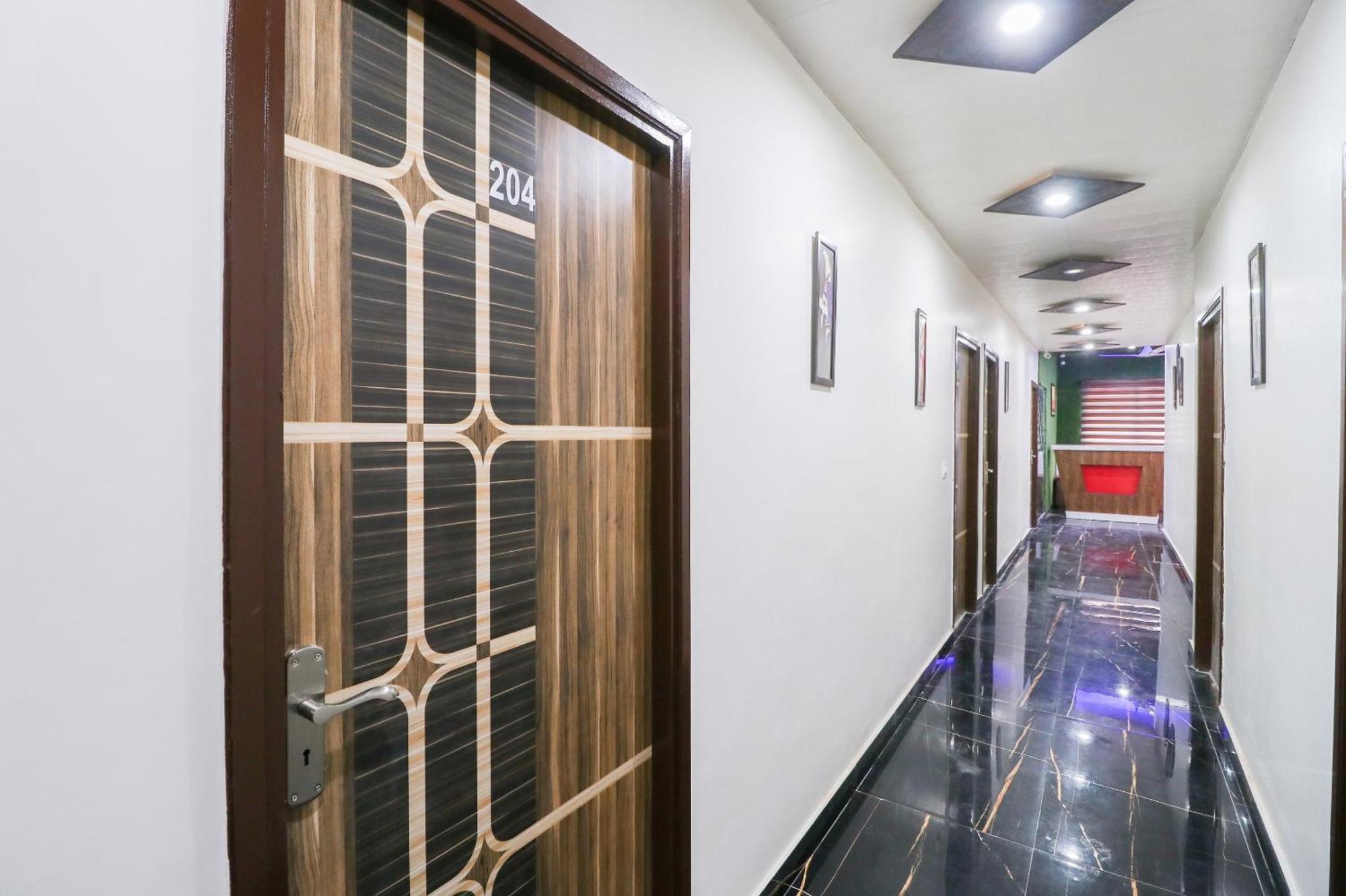 Oyo Flagship Hotel Ambani Zirakpur Dış mekan fotoğraf