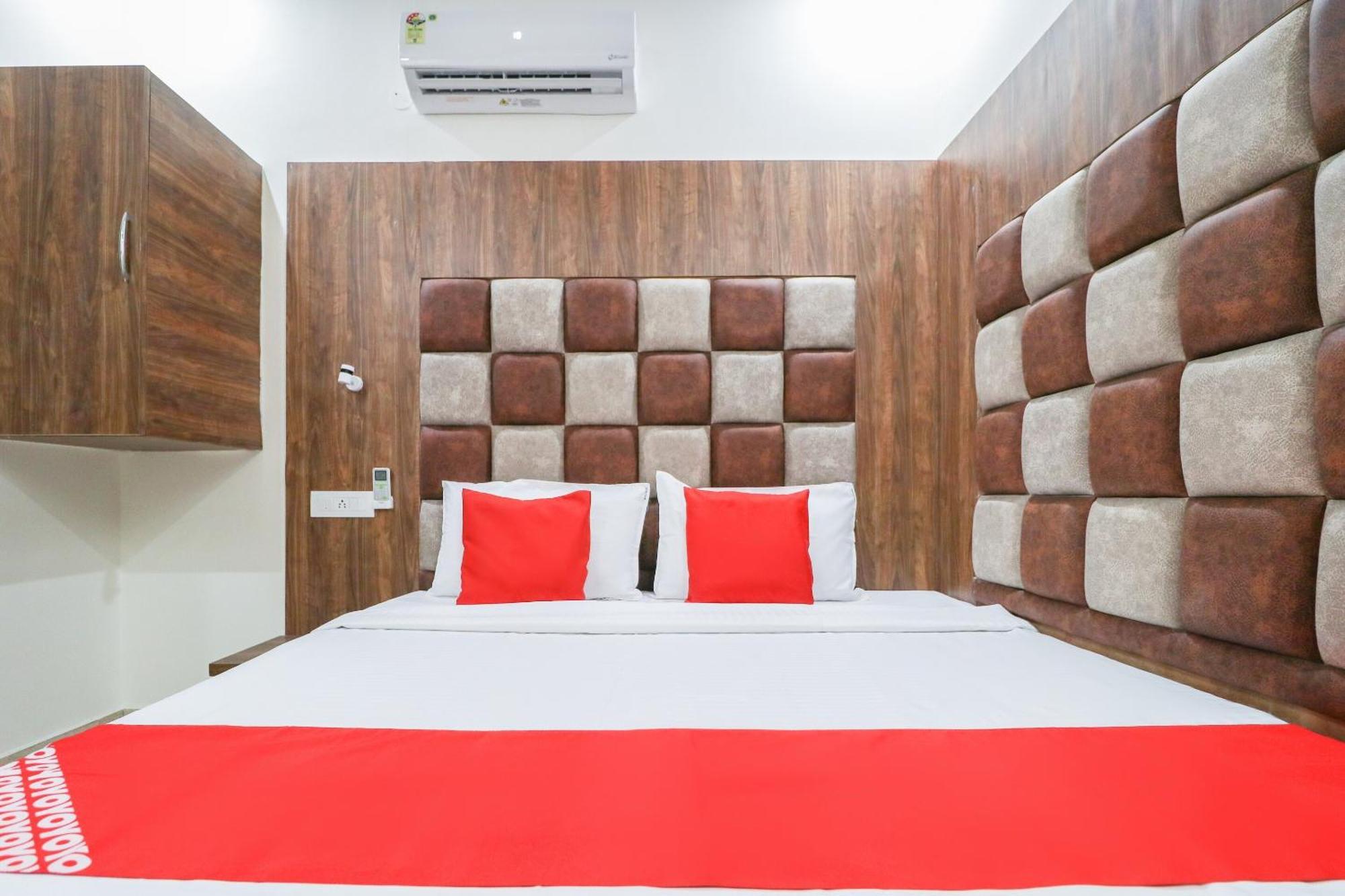 Oyo Flagship Hotel Ambani Zirakpur Dış mekan fotoğraf