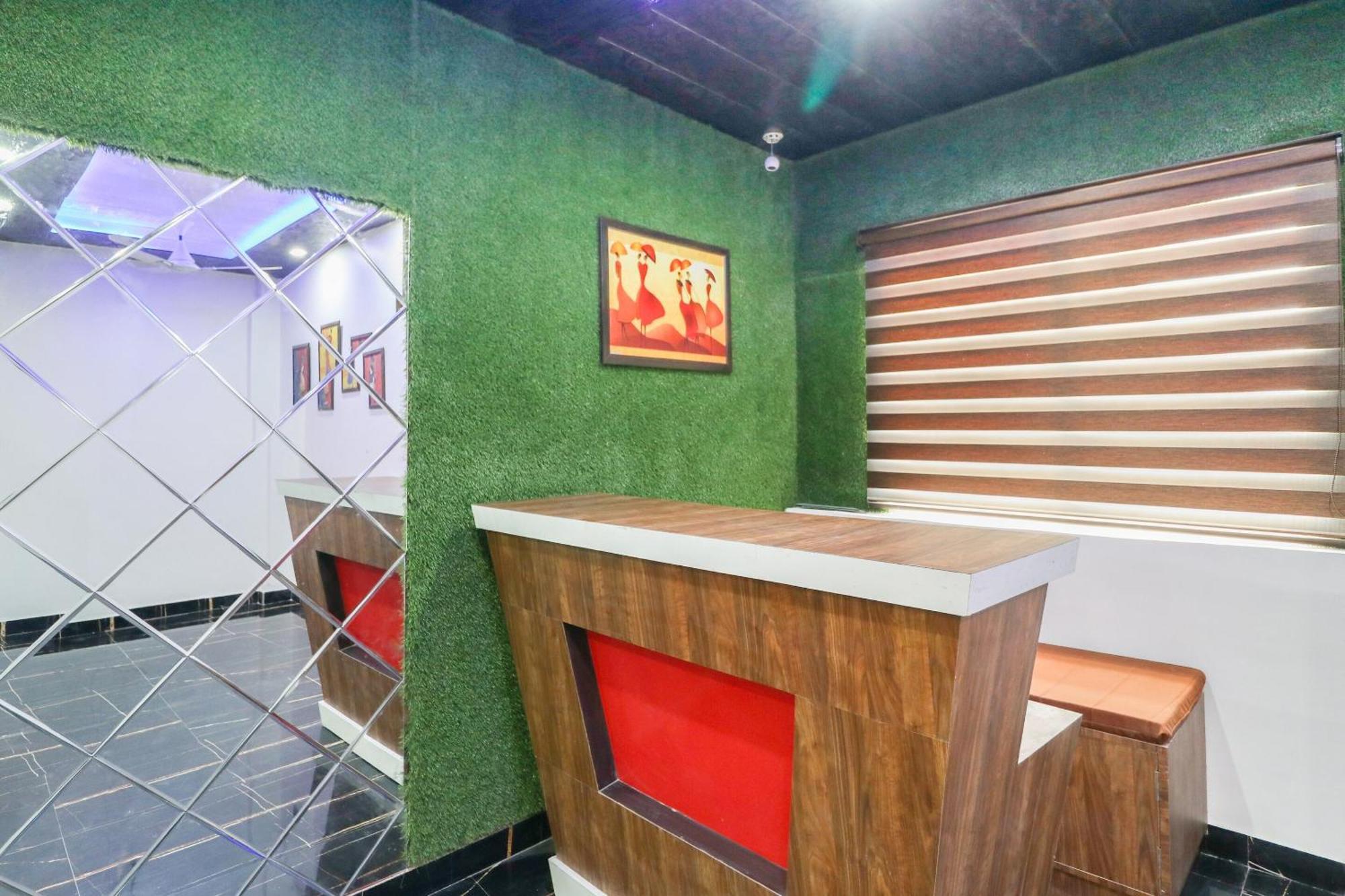 Oyo Flagship Hotel Ambani Zirakpur Dış mekan fotoğraf