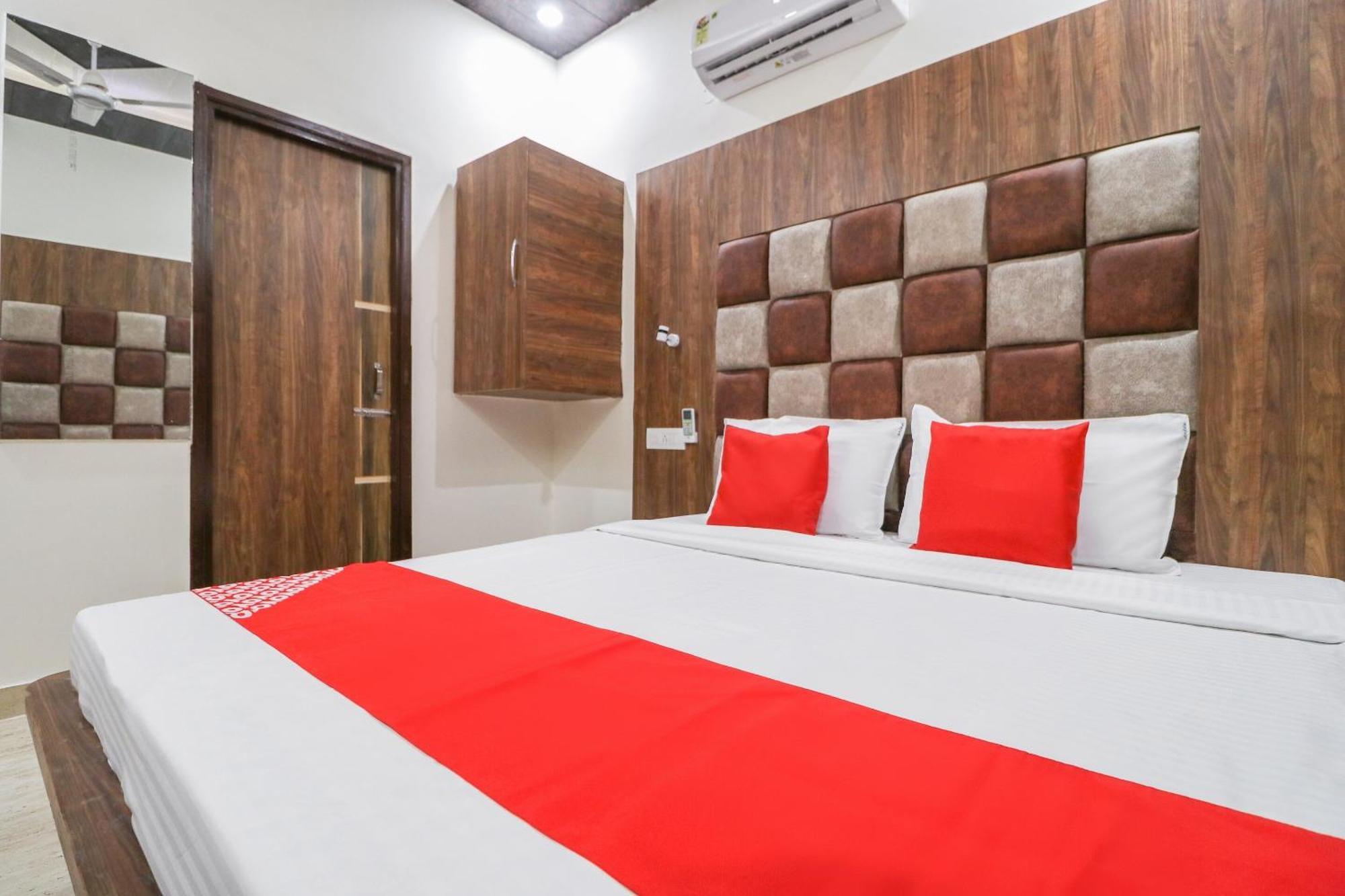 Oyo Flagship Hotel Ambani Zirakpur Dış mekan fotoğraf